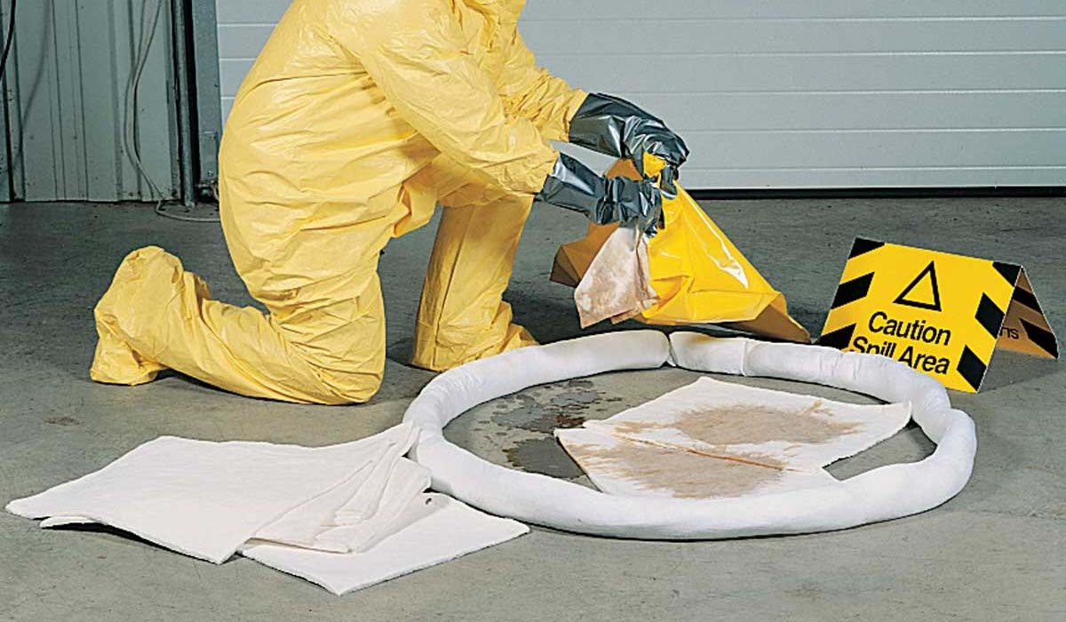 OIL SPILL KIT